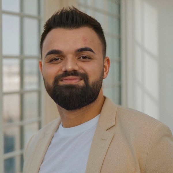 Razvan Mihai M., Putzmann in Erding