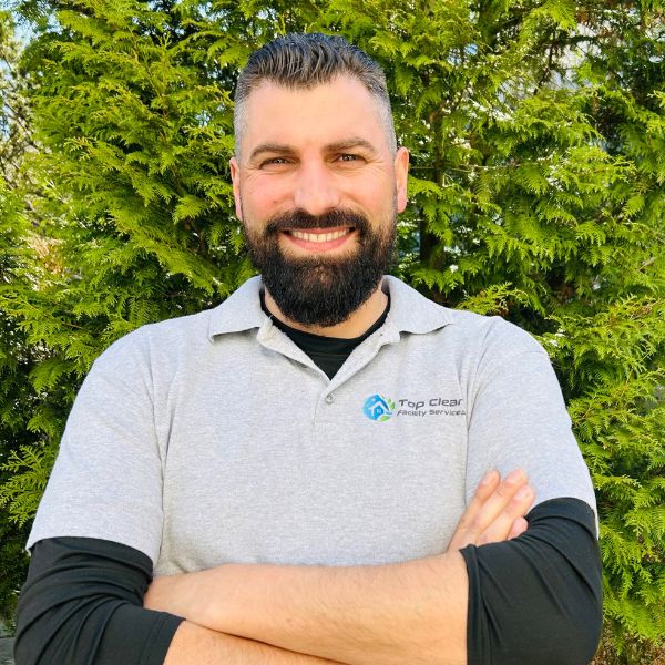 Topalli F., Putzmann in Bern