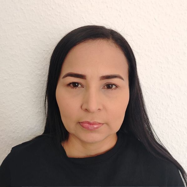 Maria Alicia R., Putzfrau in Leipzig